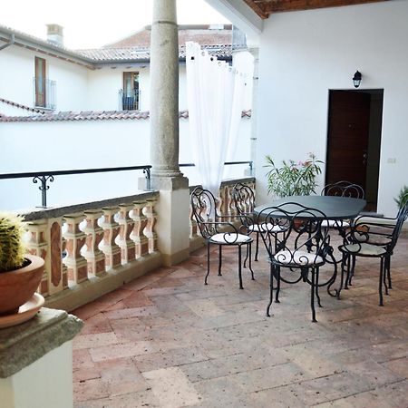 Villa Maghetti - Modernized Flat In Historic Palazzo In The Center Of Luino Ngoại thất bức ảnh
