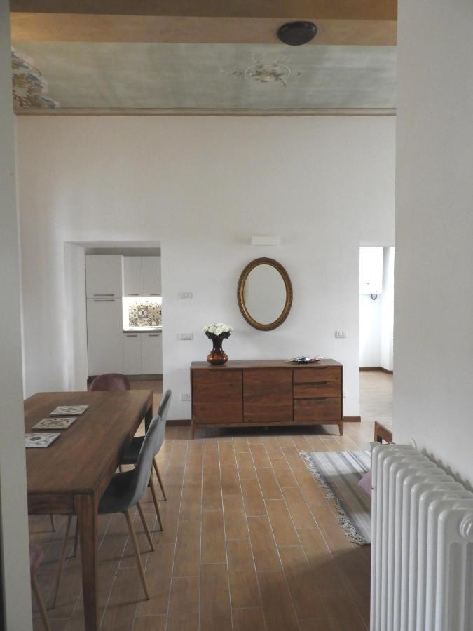 Villa Maghetti - Modernized Flat In Historic Palazzo In The Center Of Luino Ngoại thất bức ảnh