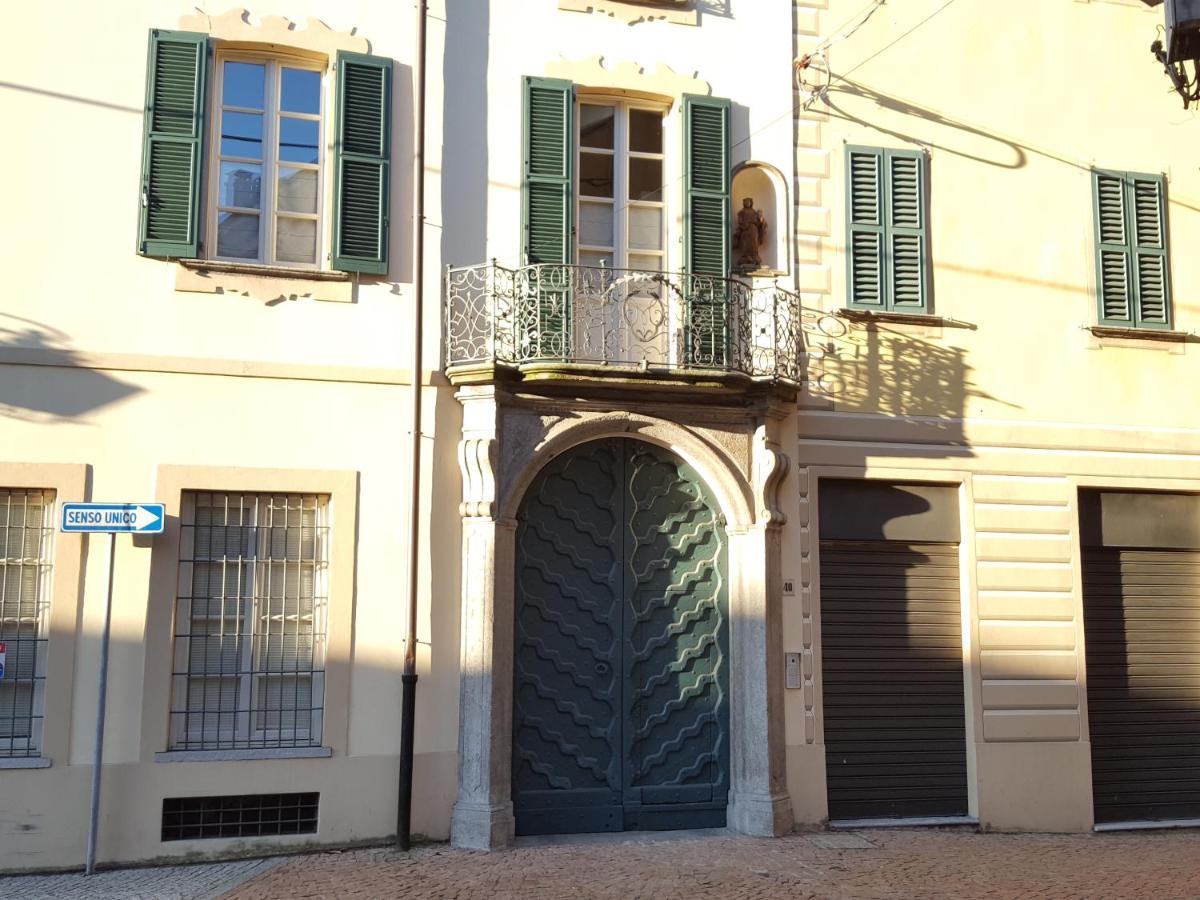 Villa Maghetti - Modernized Flat In Historic Palazzo In The Center Of Luino Ngoại thất bức ảnh
