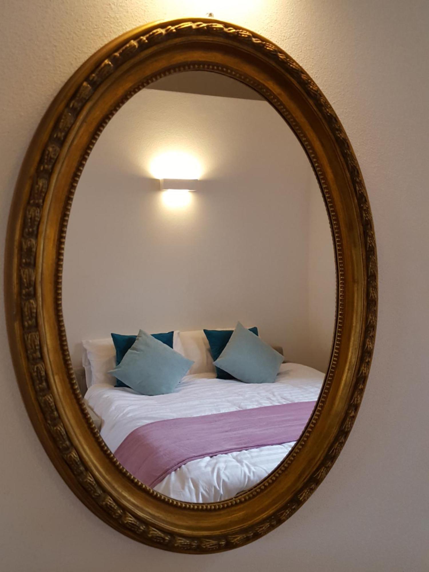 Villa Maghetti - Modernized Flat In Historic Palazzo In The Center Of Luino Ngoại thất bức ảnh